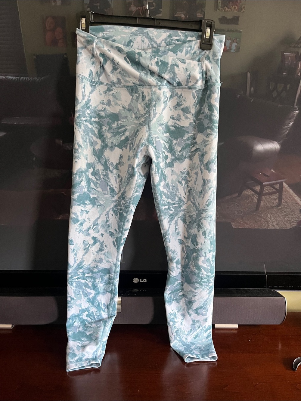 RBX Active Cross Front High Rise Leggings. Size M.